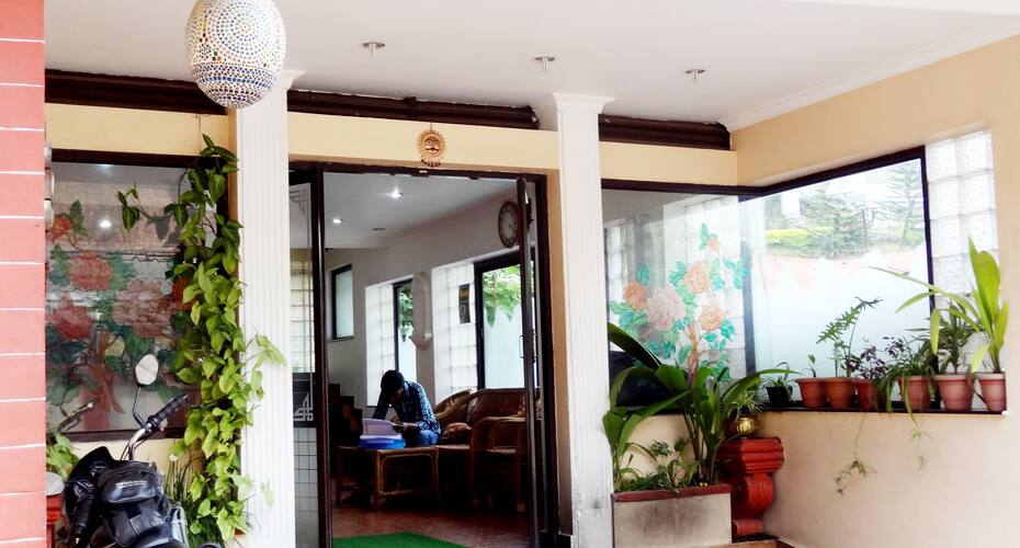 Saravana inn, Munnar 2